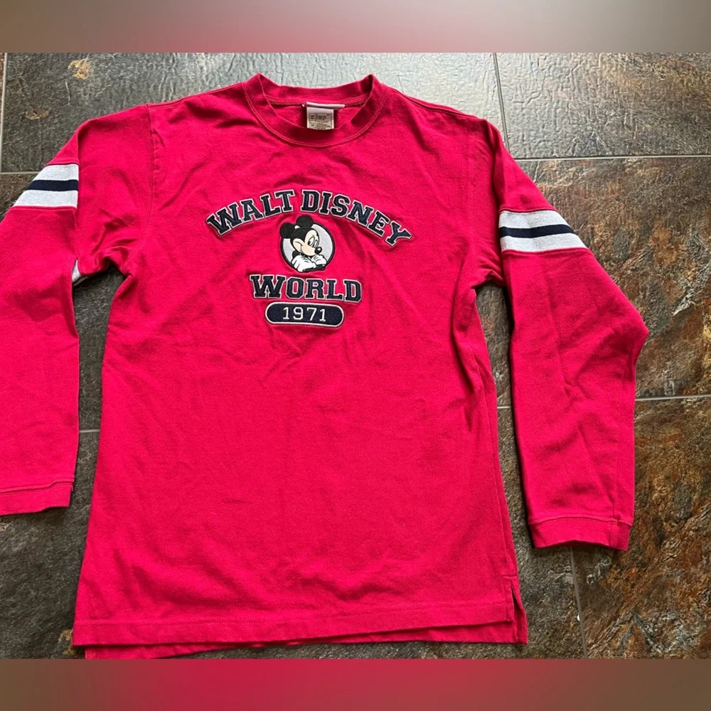Disney Kids Mickey Mouse red crew long sleeve cotton shirt. Youth XL (vintage?)